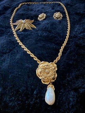 Velvet Theory Vintage Gold Floral Jewelry Bundle Avon Monet Crown Trifari